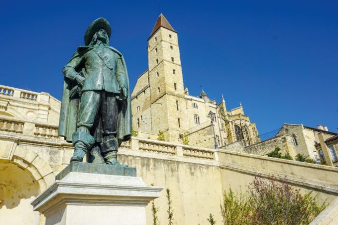 The statue of the legendary D’Artagnan, one of Gascony’s most famous sons, in the stunning town of Auch, which is also home to a collection of Pre-Columbian art