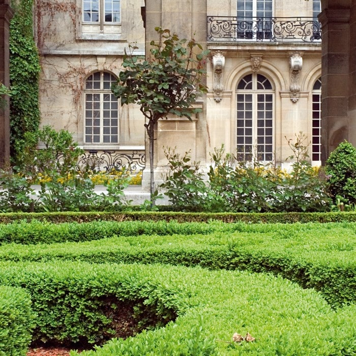 The gorgeous gardens of the Musée Carnavalet